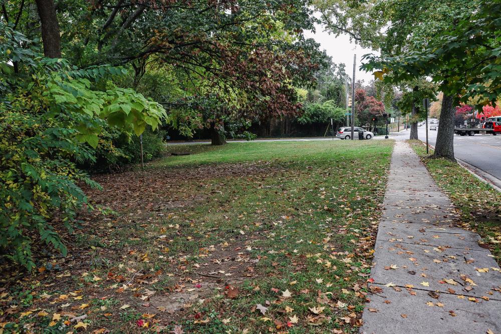 Braddock Rd. & Commonwealth City of Alexandria, VA